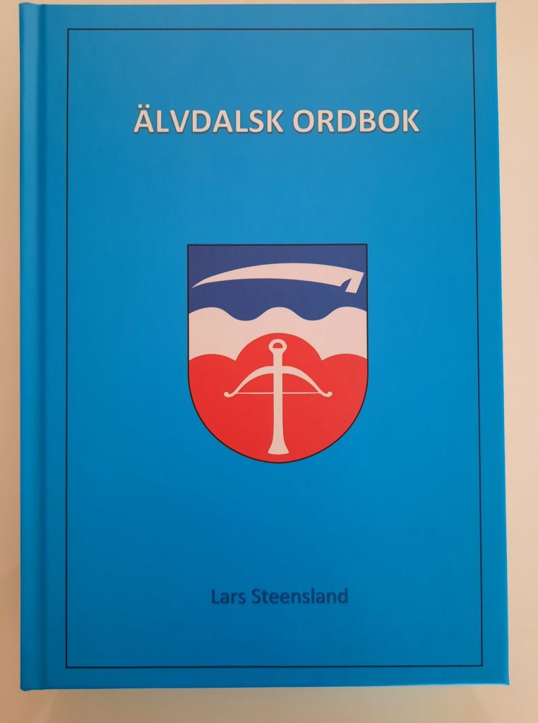 Framsidan av boken Älvdalsk ordbok.